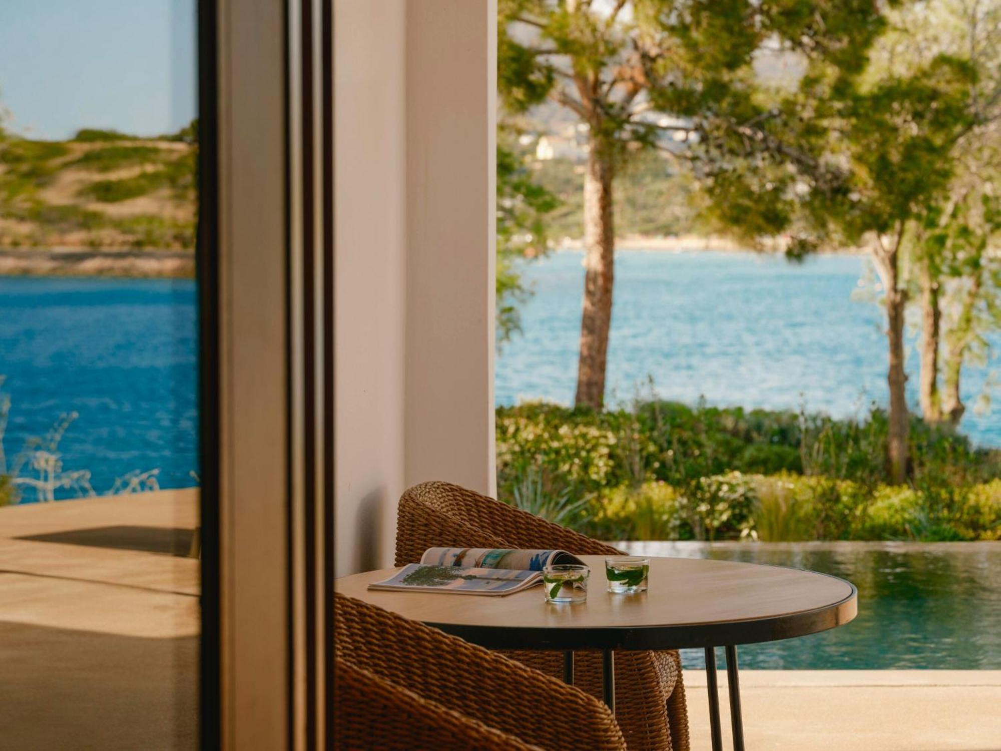 Minos Beach Art Hotel, A Member Of Design Hotels Agios Nikolaos Exterior foto